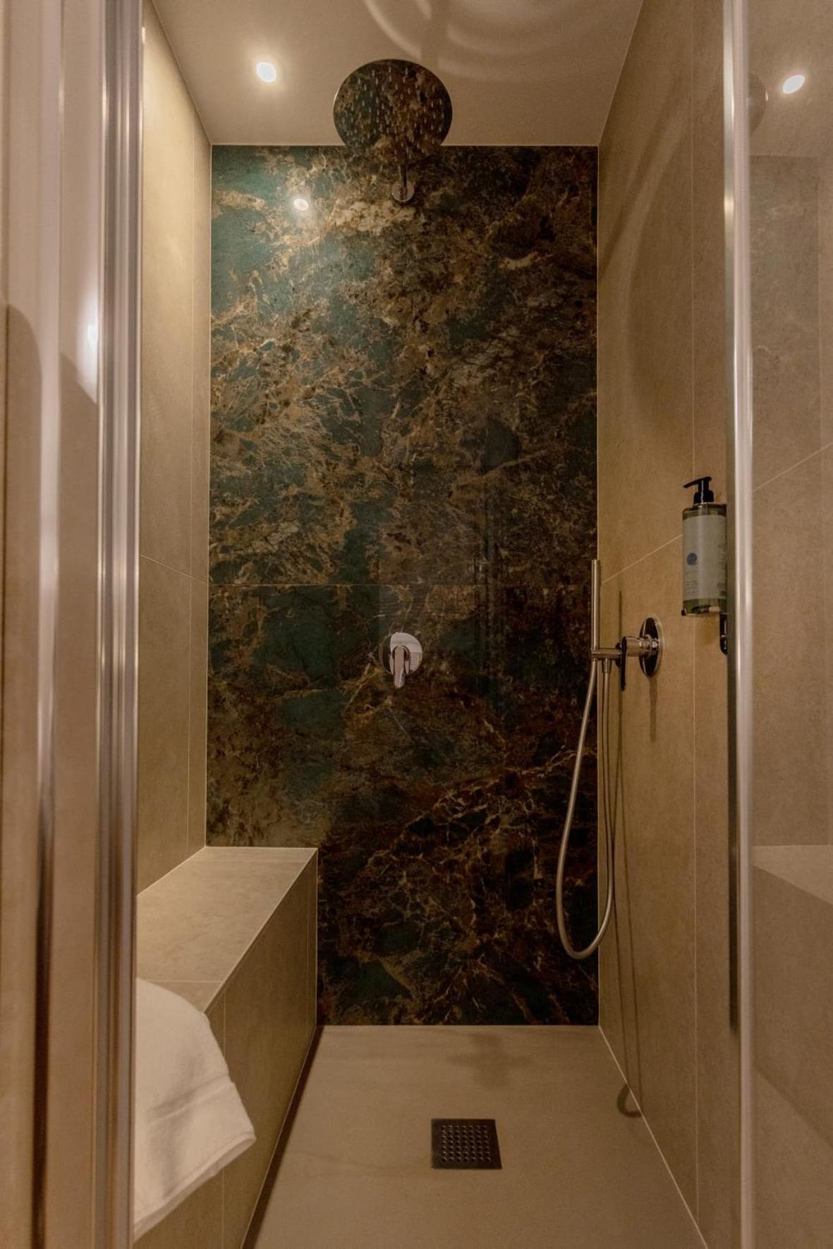 Trevi Monti House Hotell Rom Exteriör bild
